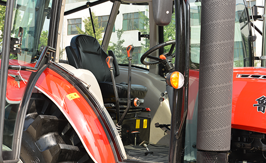 BG大游-1304型拖拉机