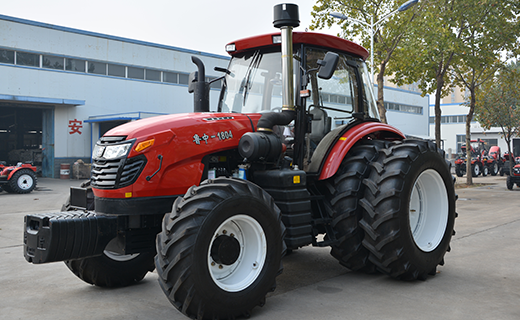 BG大游-1804型拖拉机
