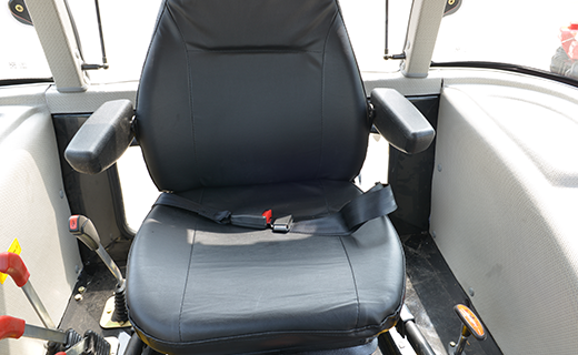 BG大游-1504型拖拉机