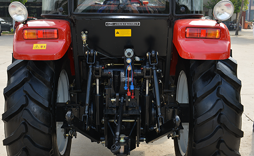 BG大游-704型拖拉机